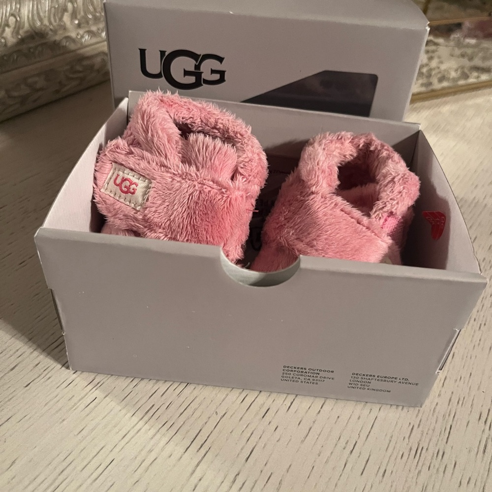 Almost brand new Uggs for a infant baby girl still in the box